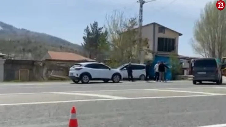 Elazığ'da iki araç çarpıştı: 4 yaralı