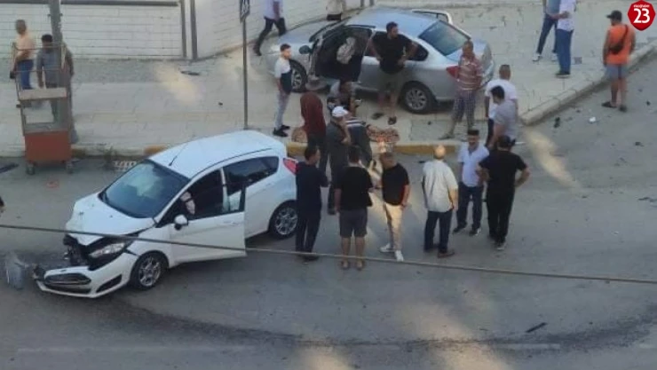 Elazığ'da iki otomobil çarpıştı:1 yaralı
