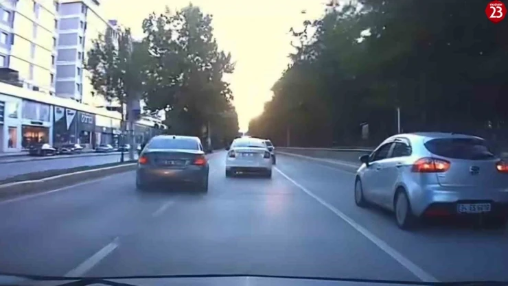 Elazığ'da makas atarak ilerleyen sürücü trafiği tehlikeye soktu