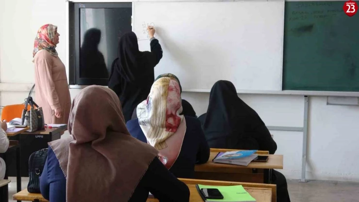 Elazığ'da okuma yazma seferberliği sürüyor