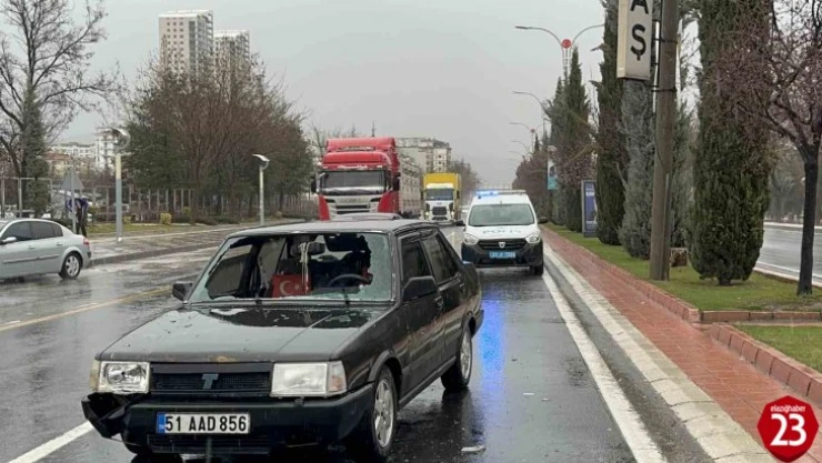 Elazığ'da otomobilin çarptığı çocuk yaralandı