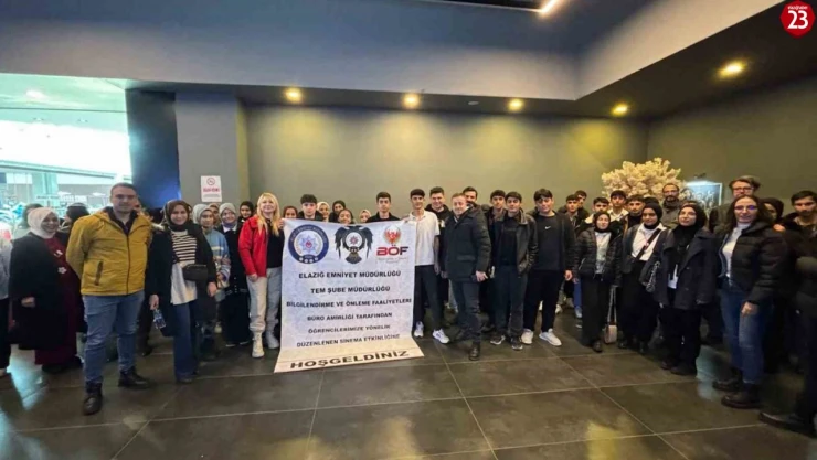 Elazığ'da Öğrenciler 'Bir Cumhuriyet Şarkısı' Filmi ile Buluştu