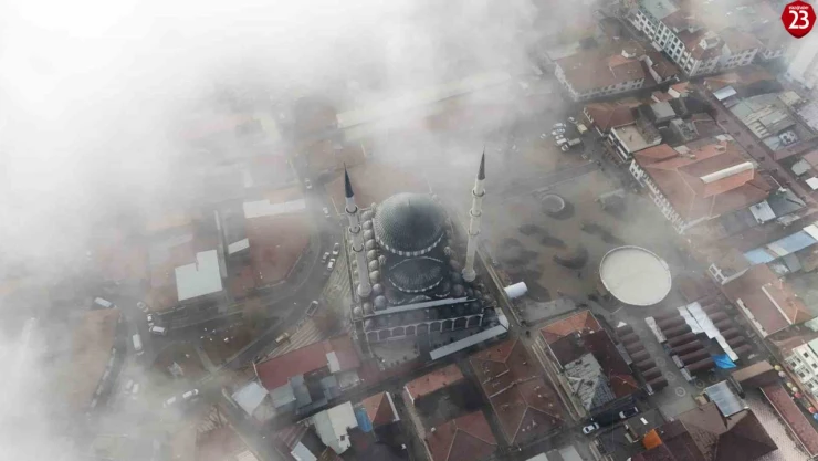 Elazığ'da sis manzarası hayran bıraktı: Camiler görsel şölen oluşturdu