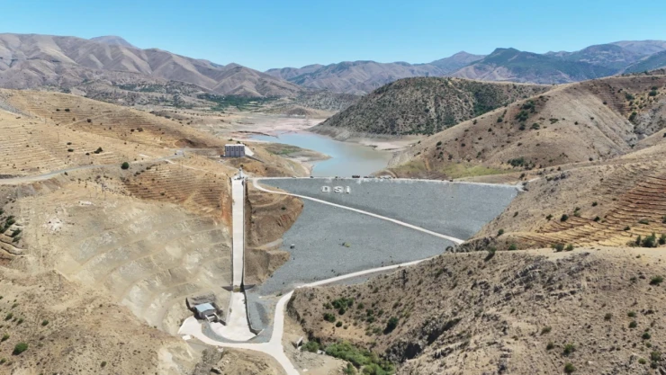 Elazığ'da Su Krizi Çözülüyor: Hamzabey Barajı Alternatif Su Kaynaklarıyla Yeniden Hayat Buluyor!