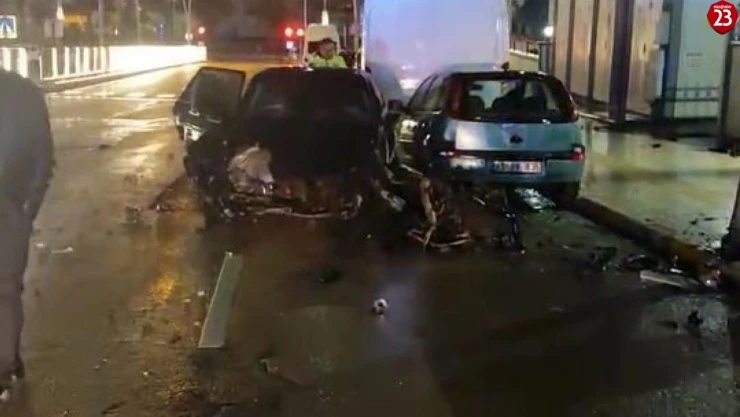 Elazığ'da Ters Yönde Giden Araç Korku Saçtı: 5 Araç Hasar Gördü, 4 Yaralı