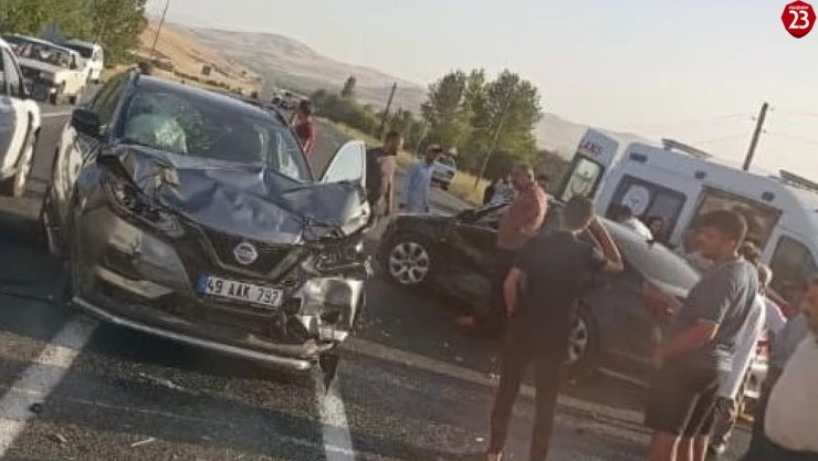 Elazığ Bingöl Yolunda Feci Kaza, 2'si Ağır 8 Kişi Yaralandı