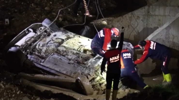 Elazığlı Polis Memuru Trafik Kazasında Hayatını Kaybetti