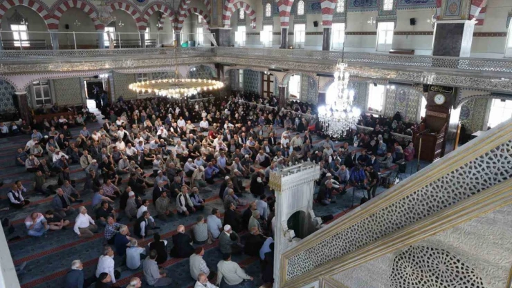 Elazığlılar uygulamalı hac hazırlık kursunda camileri doldurdu