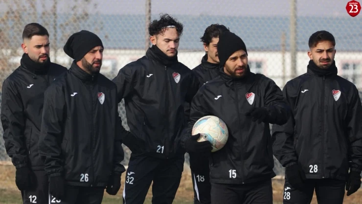 Elazığspor, Mersin Deplasmanına 19 Futbolcuyla Gitti