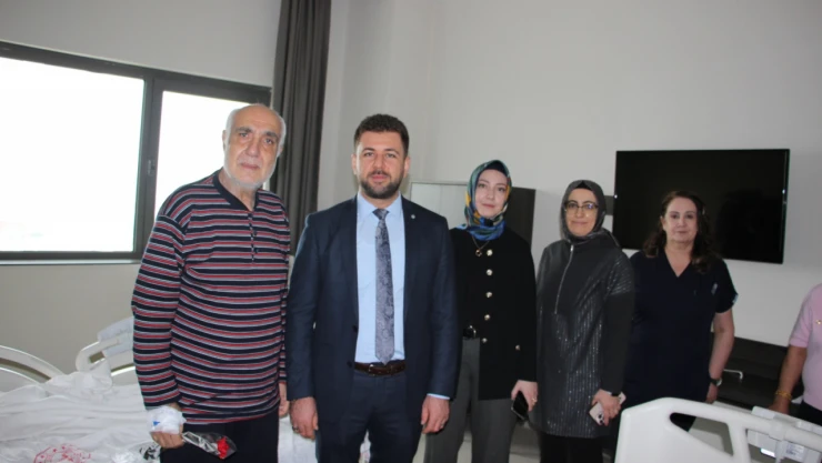Fethi Sekin Şehir Hastanesi'nden Öğretmenlere Anlamlı 24 Kasım Ziyareti