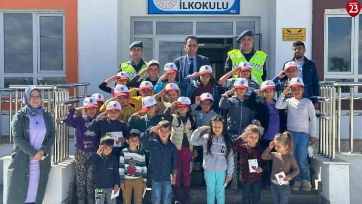 Jandarmadan öğrencilere trafik eğitimi