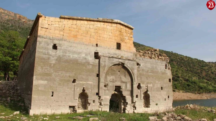 Keban Baraj Gölünde bir ilk: Su üzerinde 9 saatte 200 kilometre yol yaptılar