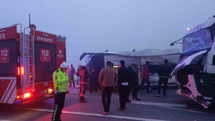 Malatya'da Feci Kaza, 4 Kişi Hayatını Kaybetti !