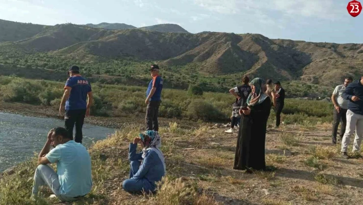 Murat Nehri'nde kaybolan çocuğu arama çalışmaları sürüyor