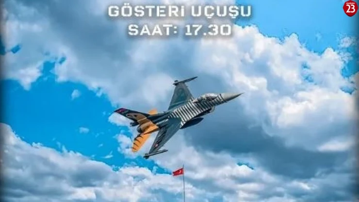 SOLOTÜRK, FÜ'nün 50. yıl coşkusunu gökyüzüne taşıyacak