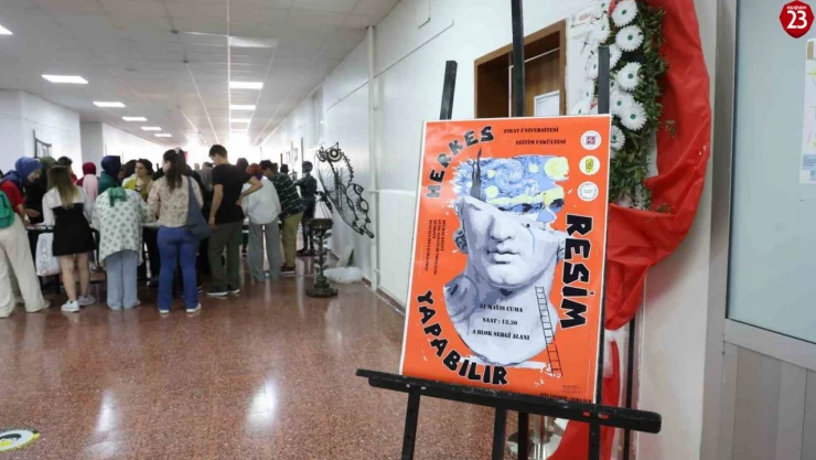 Ütü tekniği ile yapılan soyut resimler mest etti