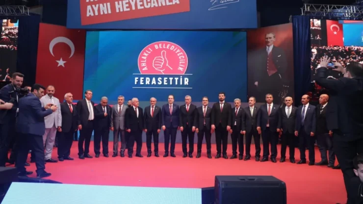 Yeniden Refah Partisi Adaylarıyla Göz Doldurdu