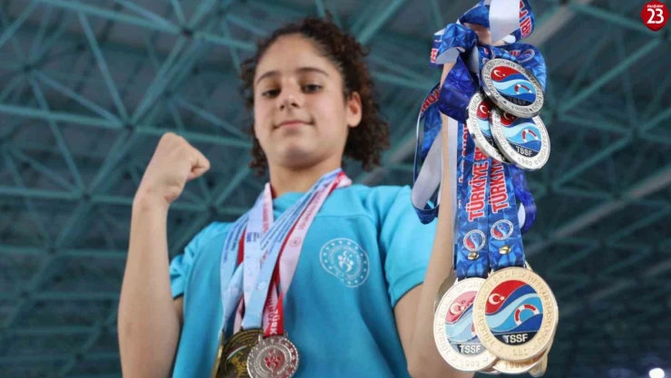 Yüzmede 130'u aşkın madalya aldılar, hedefleri dünya kupası