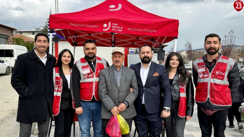 CHP Elazığ Gençlik Kolları'ndan Ekrem İmamoğlu İçin İmza Kampanyası
