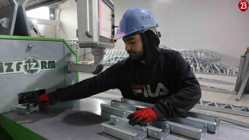 Elazığ'da Deprem Sonrası Kurulan Çelik Konstrüksiyon Fabrikası 20 Kişiye İstihdam Sağlıyor