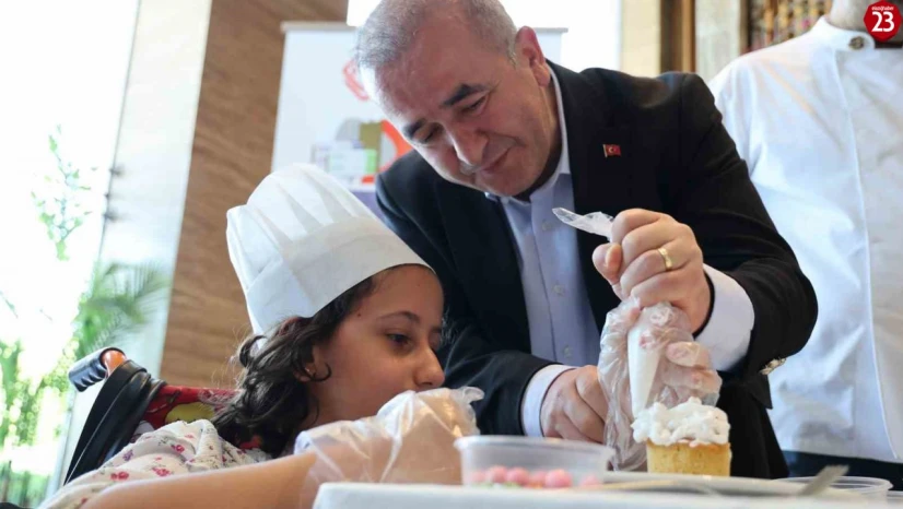 Gastro-Elazığ'da Tatlı Bir Yarış: Down Sendromlu Bireyler Pasta Süsleme Hünerlerini Sergiledi