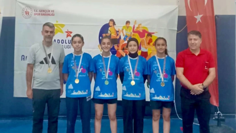 Elazığ Badminton Takımı Türkiye Finallerinde: Rize'de Şampiyonluk Hedefliyor!