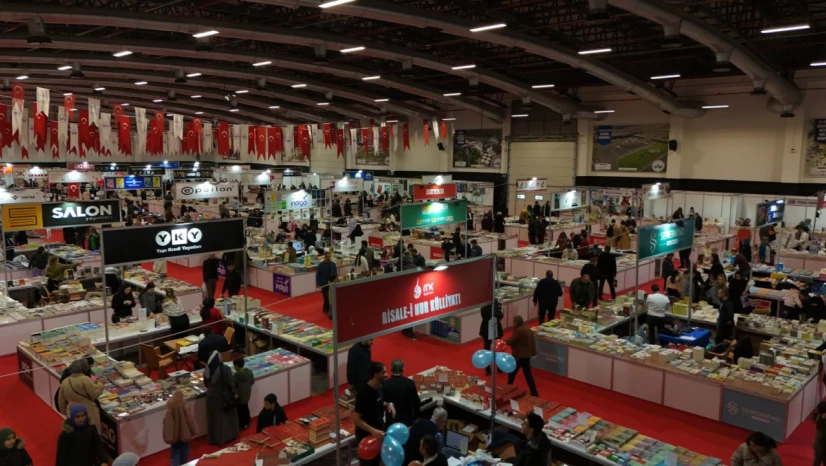 Elazığ Belediyesi 6. Kitap Fuarı Açıldı: İlk Günden Ziyaretçi Akını