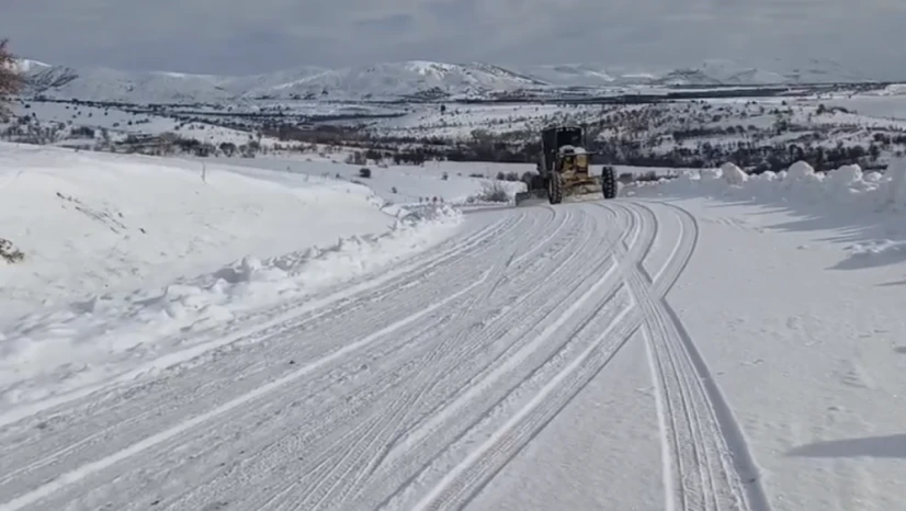 Elazığ beyaza büründü: 273 köy yoluna geçit yok