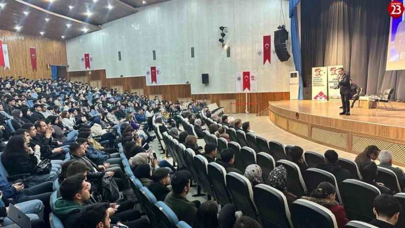 Fırat Üniversitesi'nde 'Hayatımız İletişim' Programı Büyük İlgi Gördü