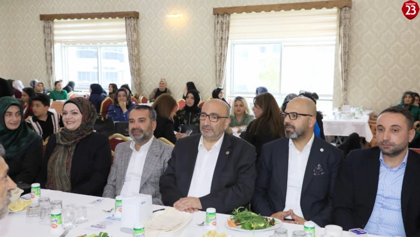 Elazığ'da Anneler Günü'ne Özel Anlamlı Program: Emekçi Kadınlar Unutulmadı