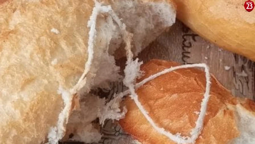 Elazığ'da ekmeğin içinden ip çıktı