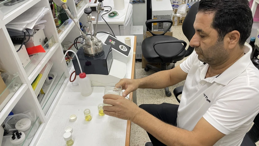 Elazığ'da Görevli Akademisyen Egzoz Gazı Kaynaklı Hava Kirliliğini Azaltmak İçin Sıvı Üretti