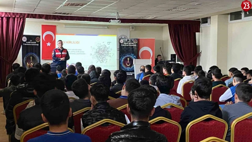 Elazığ'da Jandarmadan Öğrenci ve Öğretmenlere Siber Güvenlik Eğitimi
