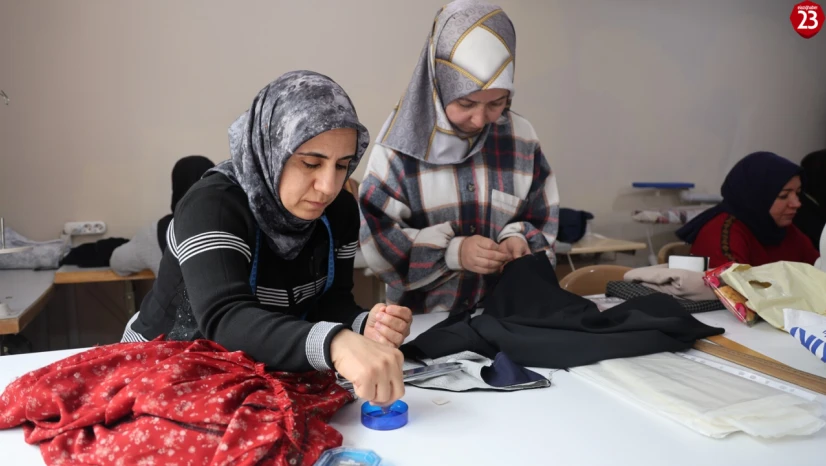 Elazığ'da Kadınlar Tekstil Sektörüne Yön Veriyor: Hem Üretiyorlar Hem Ekonomik Özgürlüklerini Kazanıyorlar