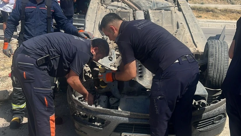 Elazığ'da Otomobil Ters Döndü: 2 Yaralı