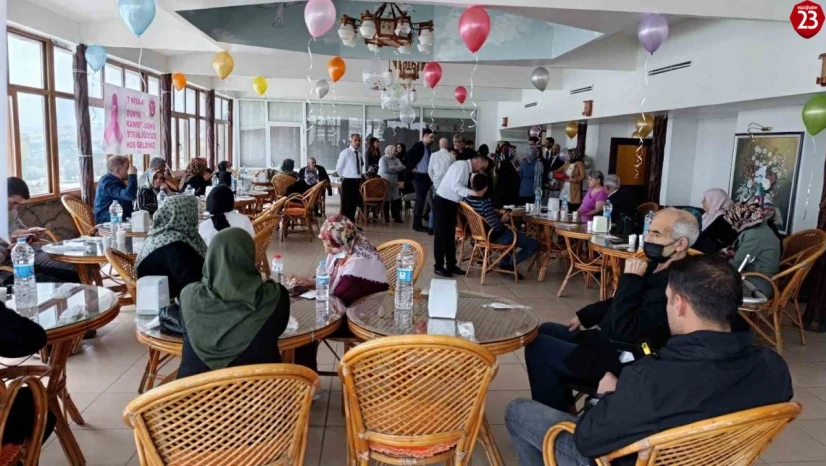 Elazığ'da üniversite öğrencileri kanser hastalarına moral verdi