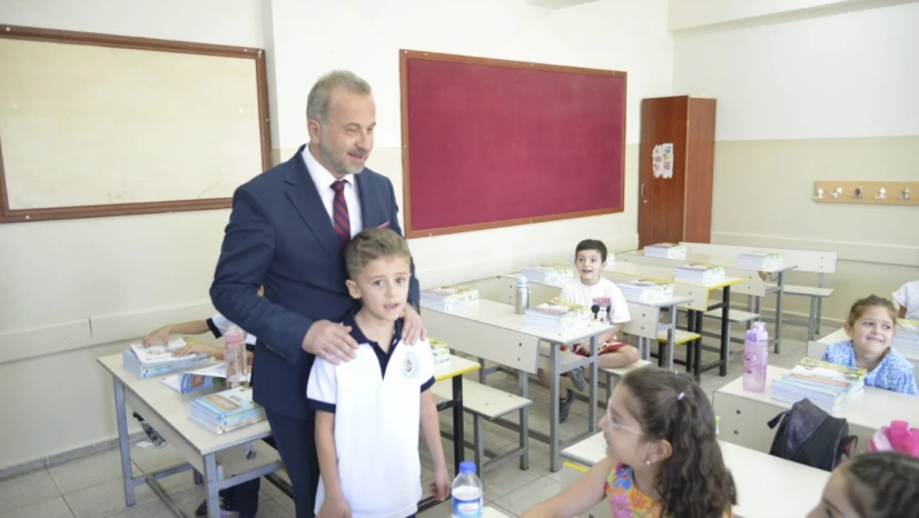 Elazığ'da Uyum Haftası Başladı: Milli Eğitim Müdürü Şahin'den Miniklere Moral Ziyareti