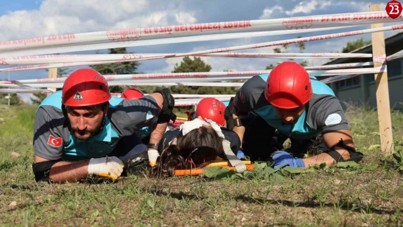 Elazığ'da zorlu UMKE eğitimi tamamlandı