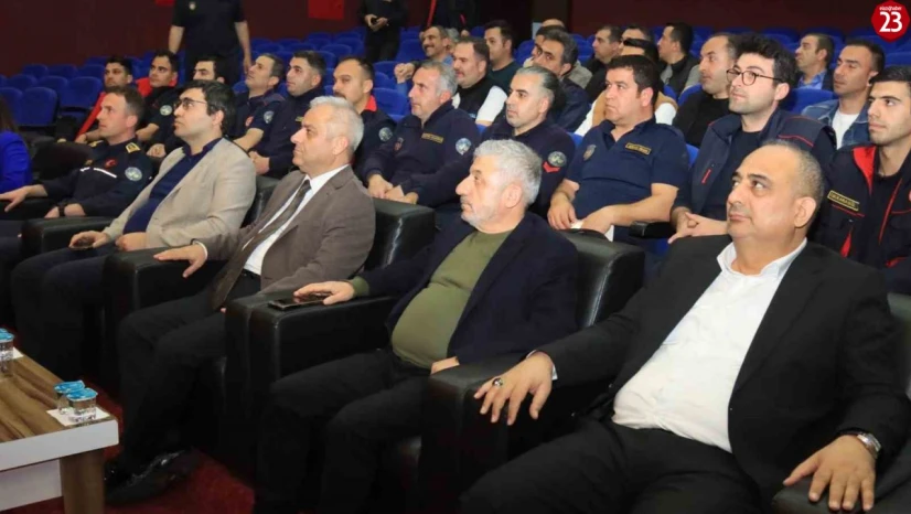 Elazığ İtfaiyesi'nden Örnek Eğitim: Yangından Kurtarılan Hayvanlara İlk Yardım Uygulamaları