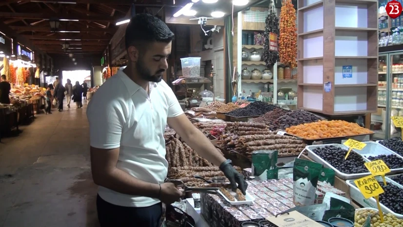 Elazığ Kapalı Çarşısı Yaz Aylarında Ziyaretçi Akınına Uğruyor