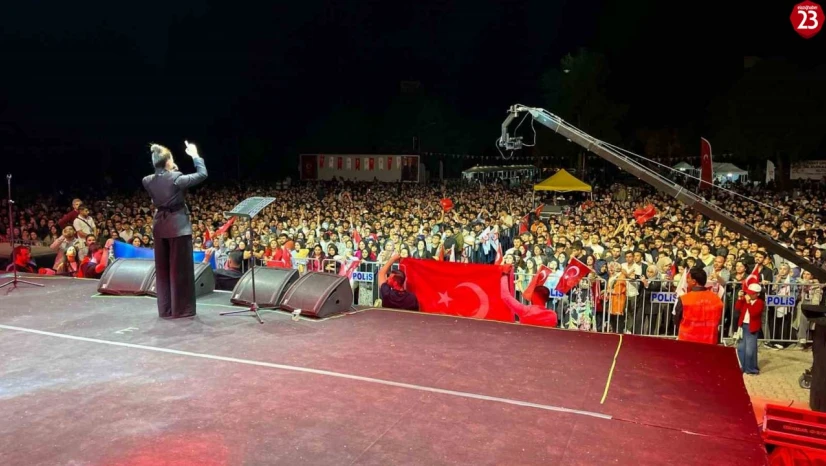 FÜ 50. yıl festivali Azerin'in unutulmaz konseriyle sona erdi