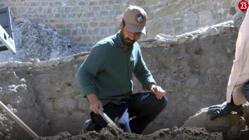 Harput Kalesi'nde Kazı Yapan İşçi, Şimdi Sanat Tarihi Öğrencisi