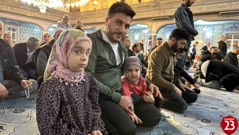 Kadir Gecesi'nde vatandaşlar camilere akın etti