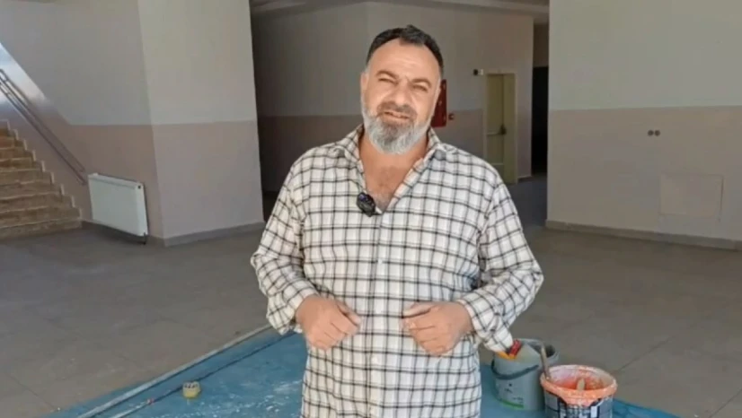 Şehit Babası Hasan Alan'dan Örnek Davranış: Elazığ'da Okul Boyama Çalışmasını Ücretsiz Üstlendi