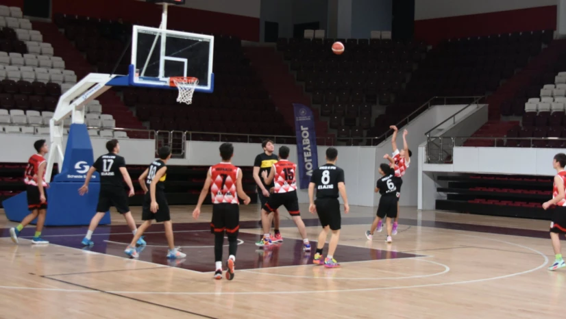 U18 Erkekler Basketbol Şampiyonu Gençlik Merkezi Spor Kulübü Oldu