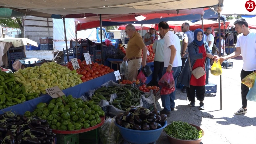 Yaz Pazarlarında Renk Cümbüşü: Ürün Bereketi ve Fiyatlar Dikkat Çekiyor