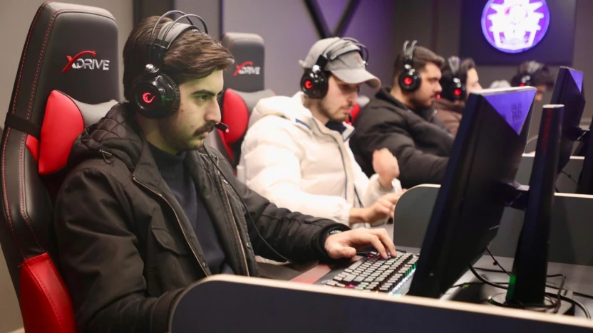 Elazığ Belediyesi E-Spor Merkezi, FÜ E-Spor Topluluğunu Ağırladı