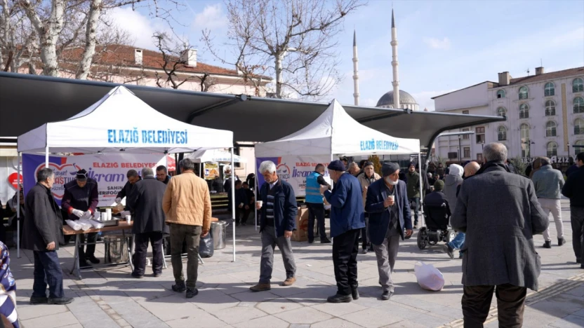 Elazığ Belediyesi'nden Soğuk Günlerde Gönül Isıtan İkram