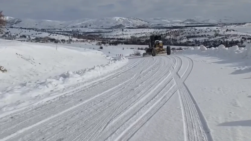 Elazığ beyaza büründü: 273 köy yoluna geçit yok