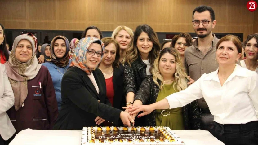Elazığ Fethi Sekin Şehir Hastanesi'nde Ebeler Günü Kutlandı